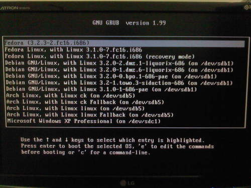 Linux: Fedora: adicionando outras Distribuies 
Linux no Grub2